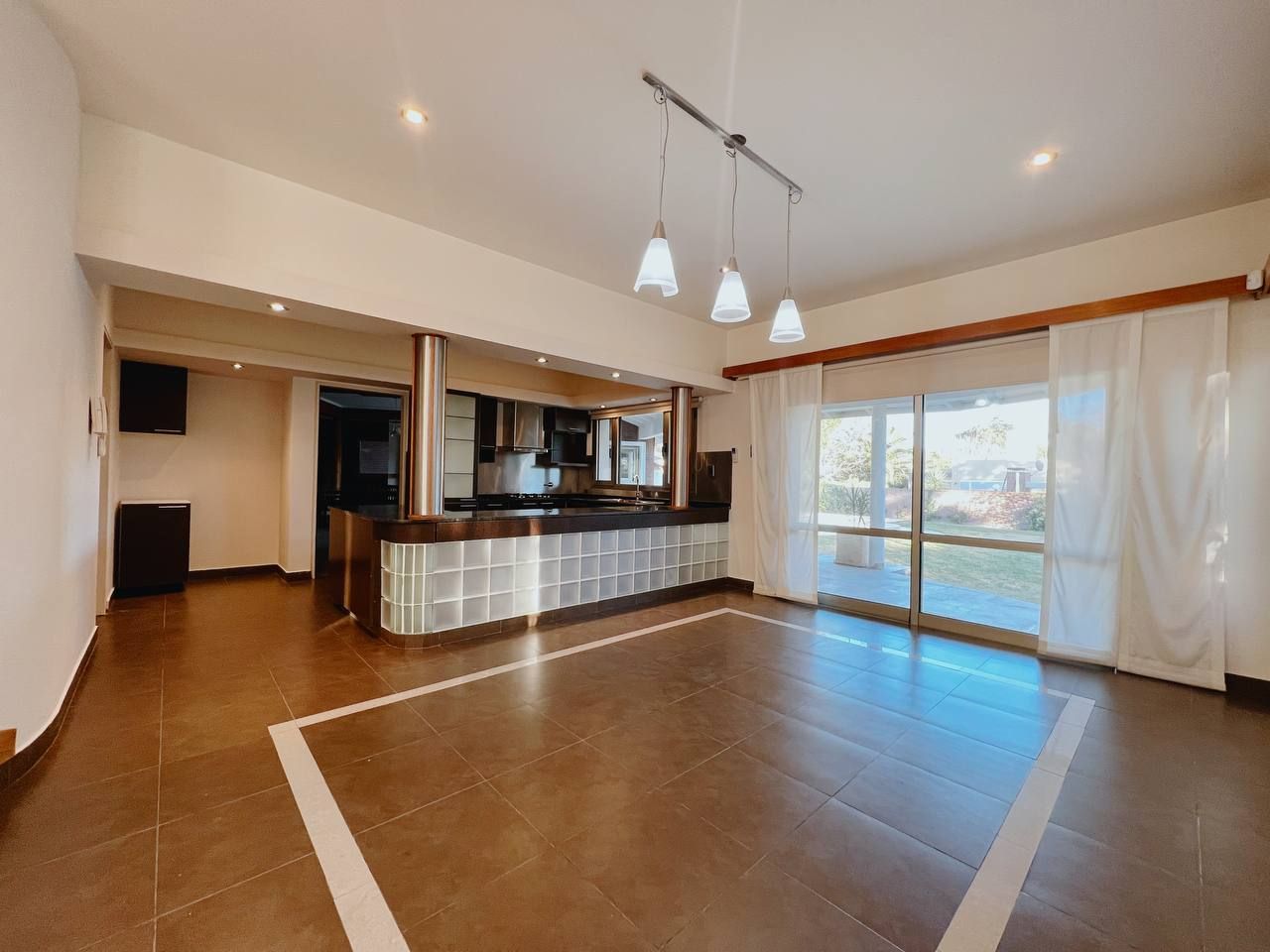 Casa en Alquiler en Lahual 170, B8002 Bahía Blanca, Provincia De Buenos Aires, Patagonia, Bahía Blanca - Bahía Blanca Propiedades | SITIO OFICIAL l
