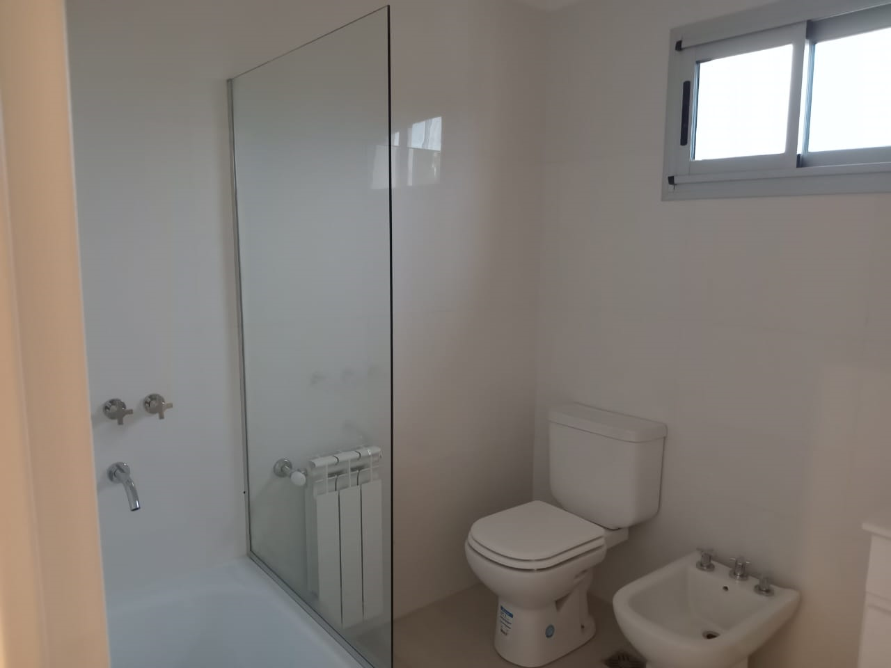 Casa en Alquiler en Tres Sargentos 2659, Altos de la Bahia, Bahía Blanca - Bahía Blanca Propiedades | SITIO OFICIAL l