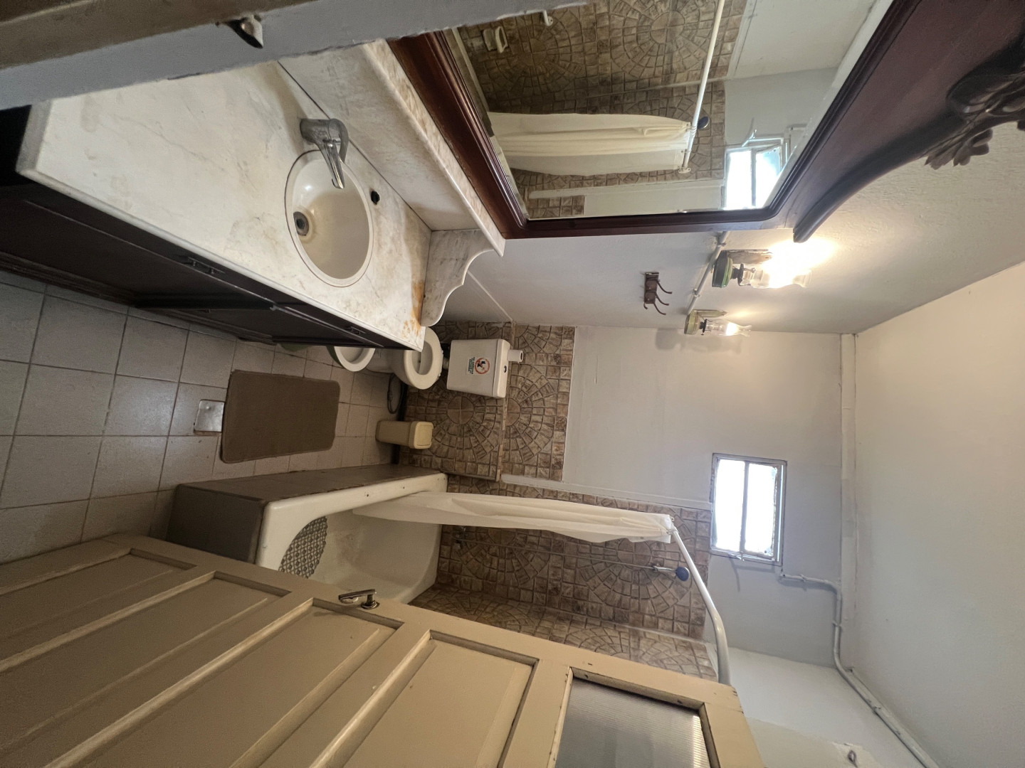 Casaquinta en Venta en Adolfo Kugler 1000,  Tornquist - Bahía Blanca Propiedades | SITIO OFICIAL l