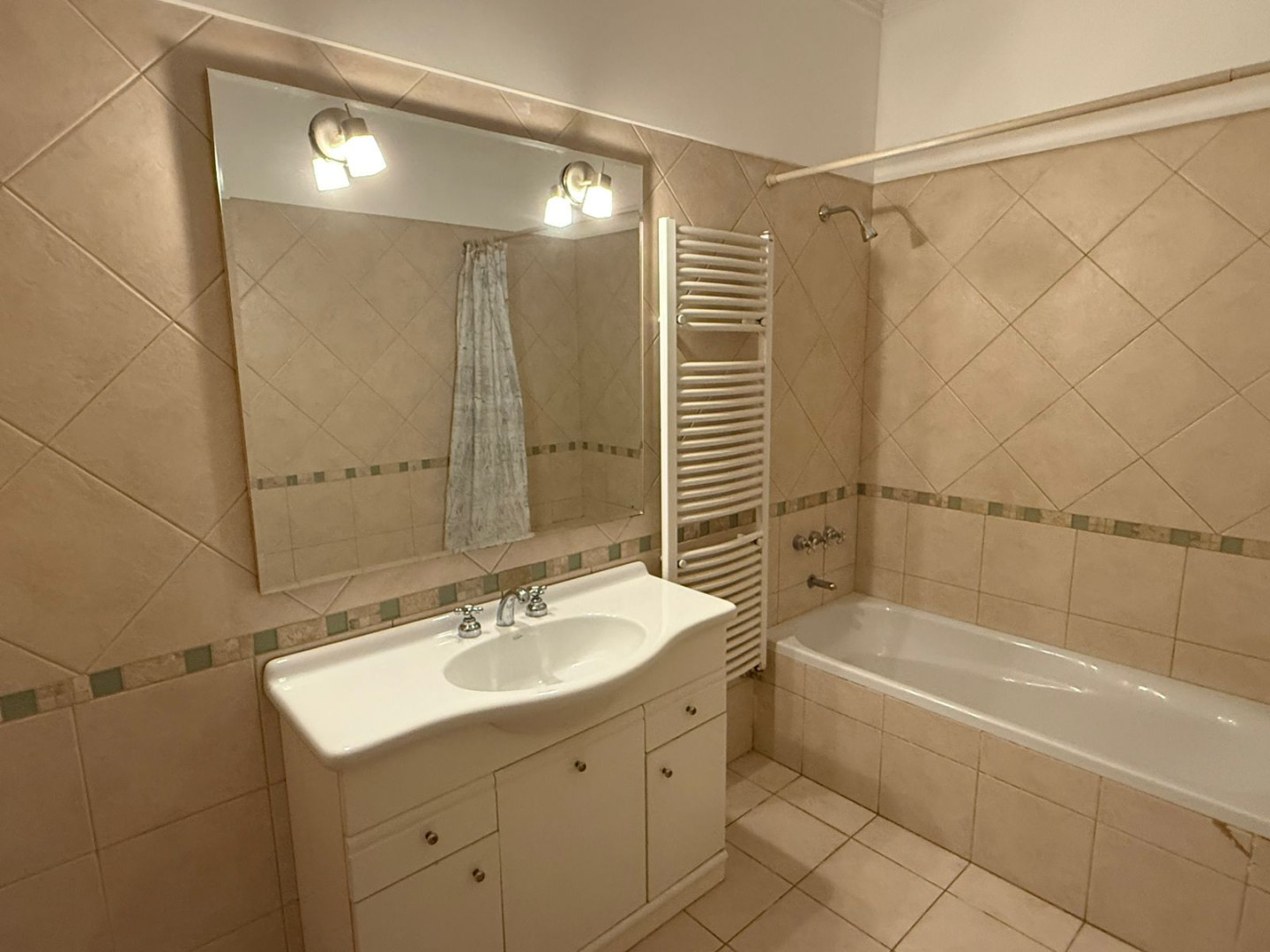 Casa en Venta en Gregorio De La Ferrere 588, Patagonia, Bahía Blanca - Bahía Blanca Propiedades | SITIO OFICIAL l