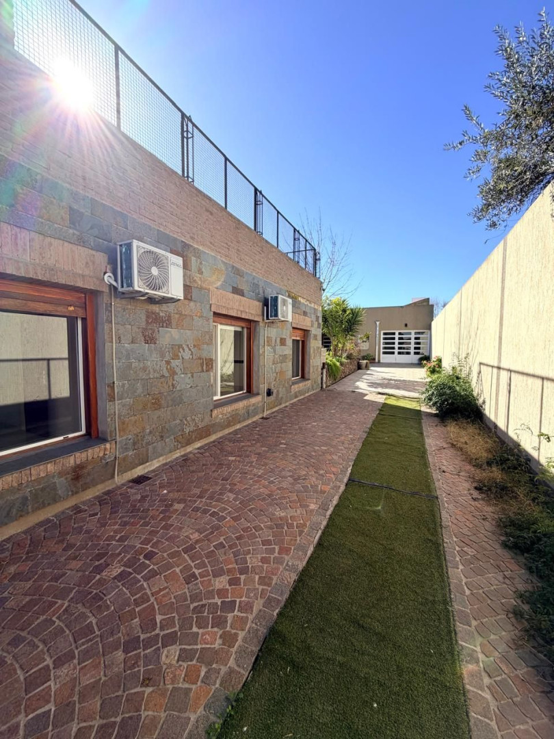 Casa en Alquiler en Emilio Rosas 2238,  Bahía Blanca - Bahía Blanca Propiedades | SITIO OFICIAL l