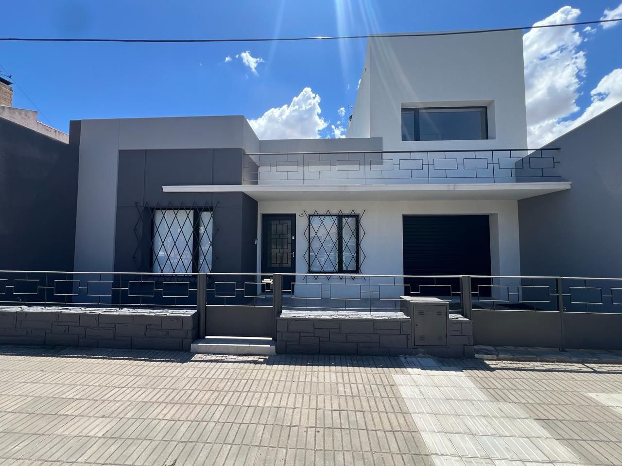 Casa en Venta en CANADA 80, Universitario, Bahía Blanca - Bahía Blanca Propiedades | SITIO OFICIAL l