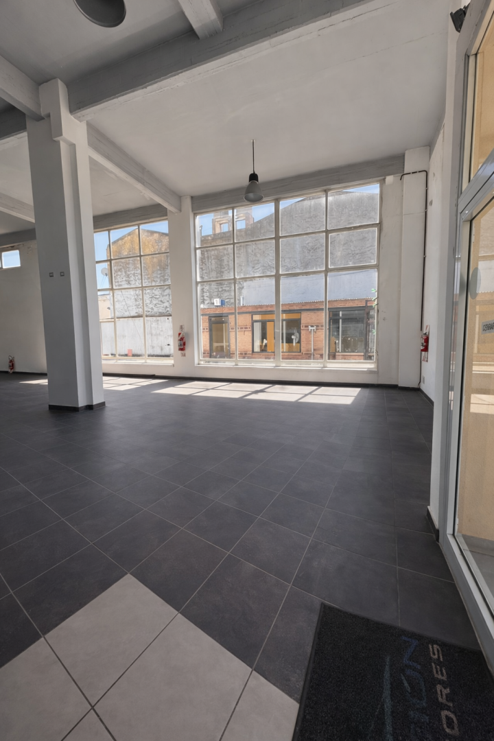 Local en Alquiler en Av Cerri 737,  Bahía Blanca - Bahía Blanca Propiedades | SITIO OFICIAL l