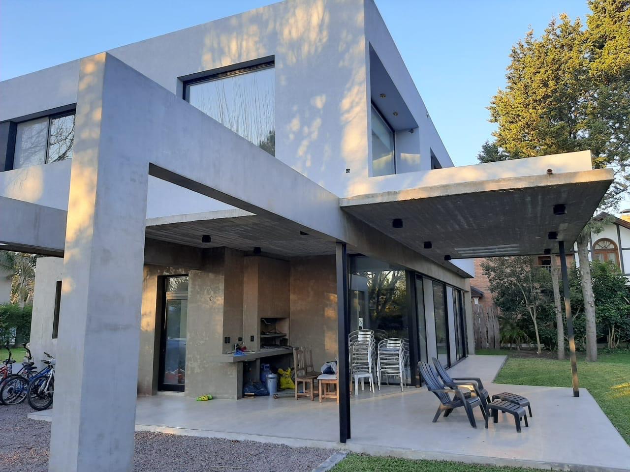 Casa en Alquiler en Club El Carmen,  Berazategui - Bahía Blanca Propiedades | SITIO OFICIAL l