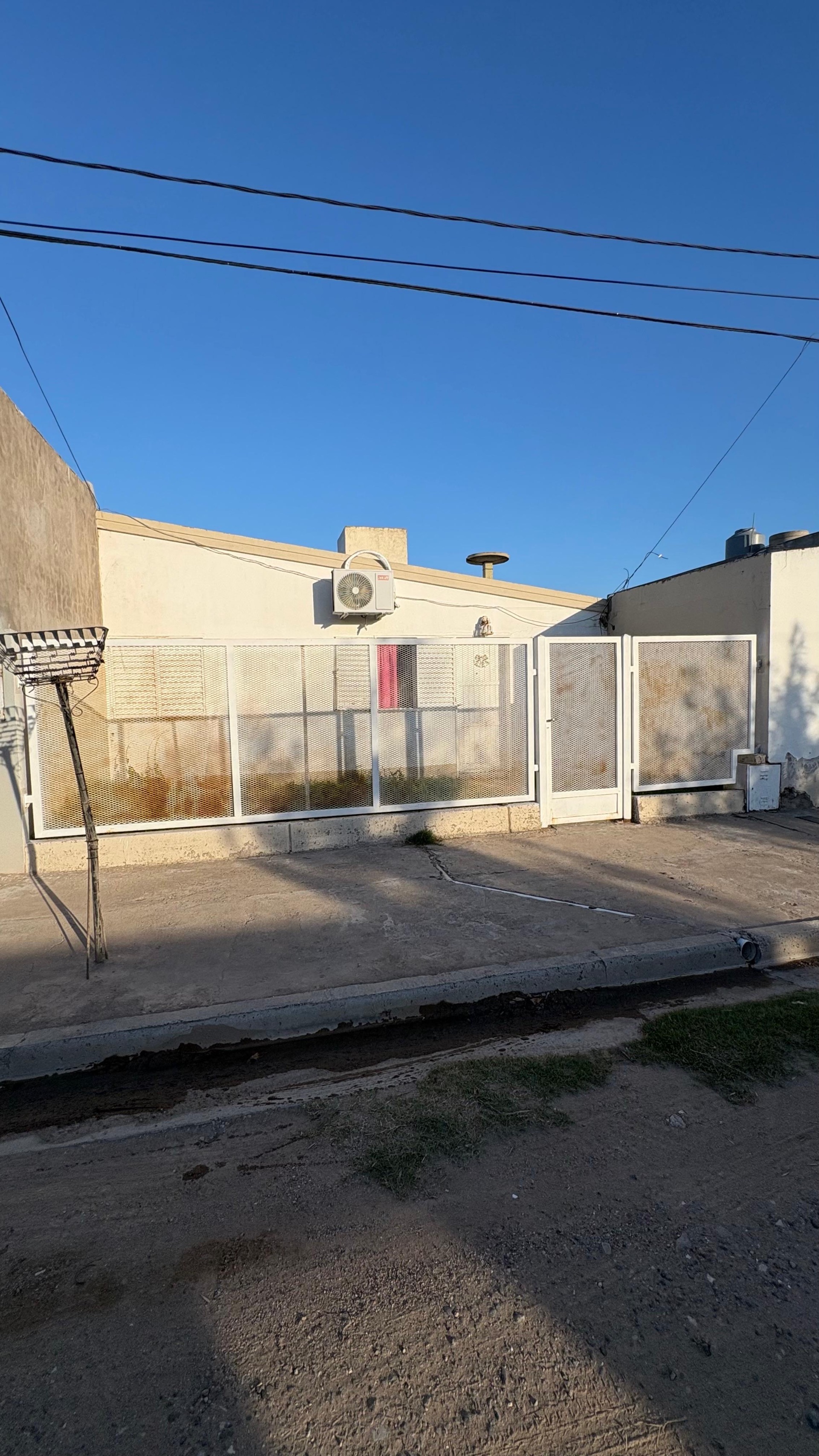 Casa en Venta en Calle Luis Sandrini 1052, Mara, Bahía Blanca - Bahía Blanca Propiedades | SITIO OFICIAL l