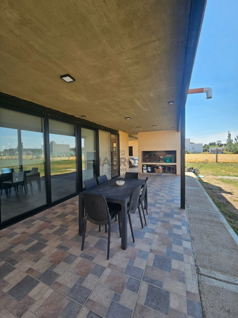 Casa en Venta en Castelli 4800, La Petrona, Bahía Blanca - Bahía Blanca Propiedades | SITIO OFICIAL l