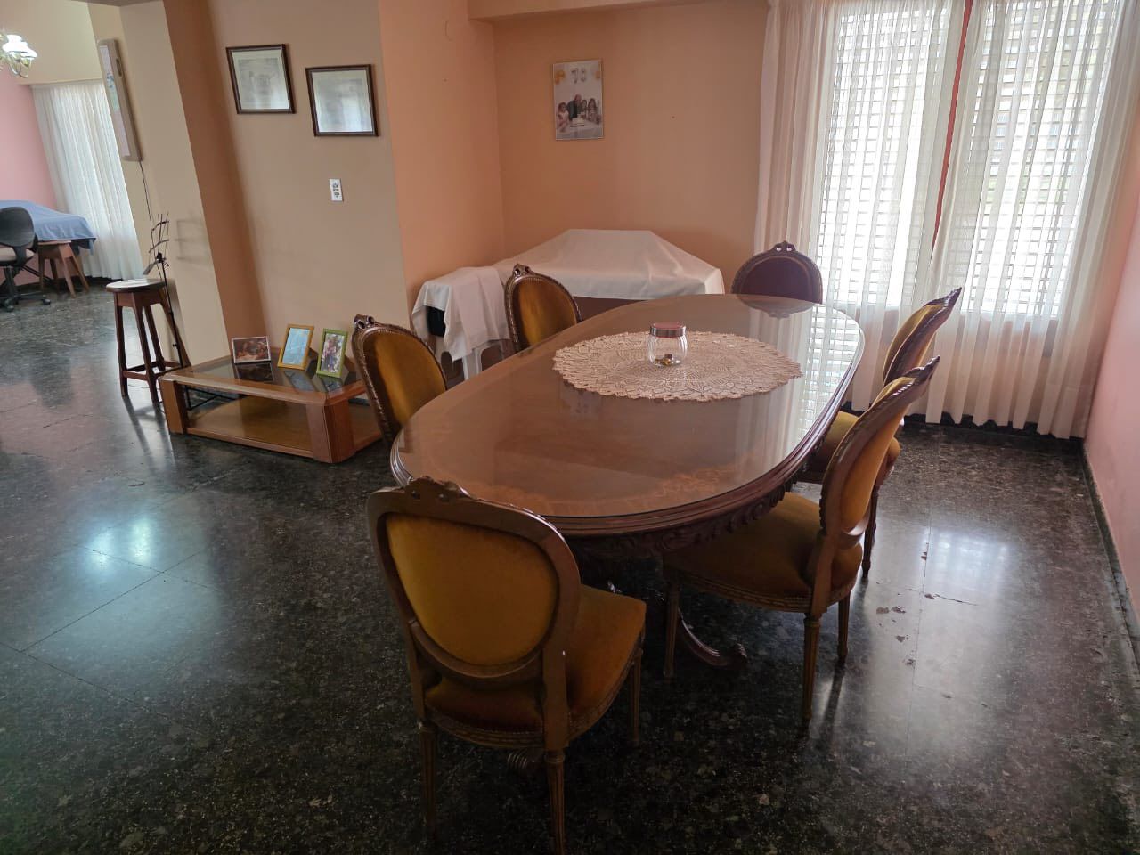Casa en Venta en Avenida Colon 722,  Carhué - Bahía Blanca Propiedades | SITIO OFICIAL l