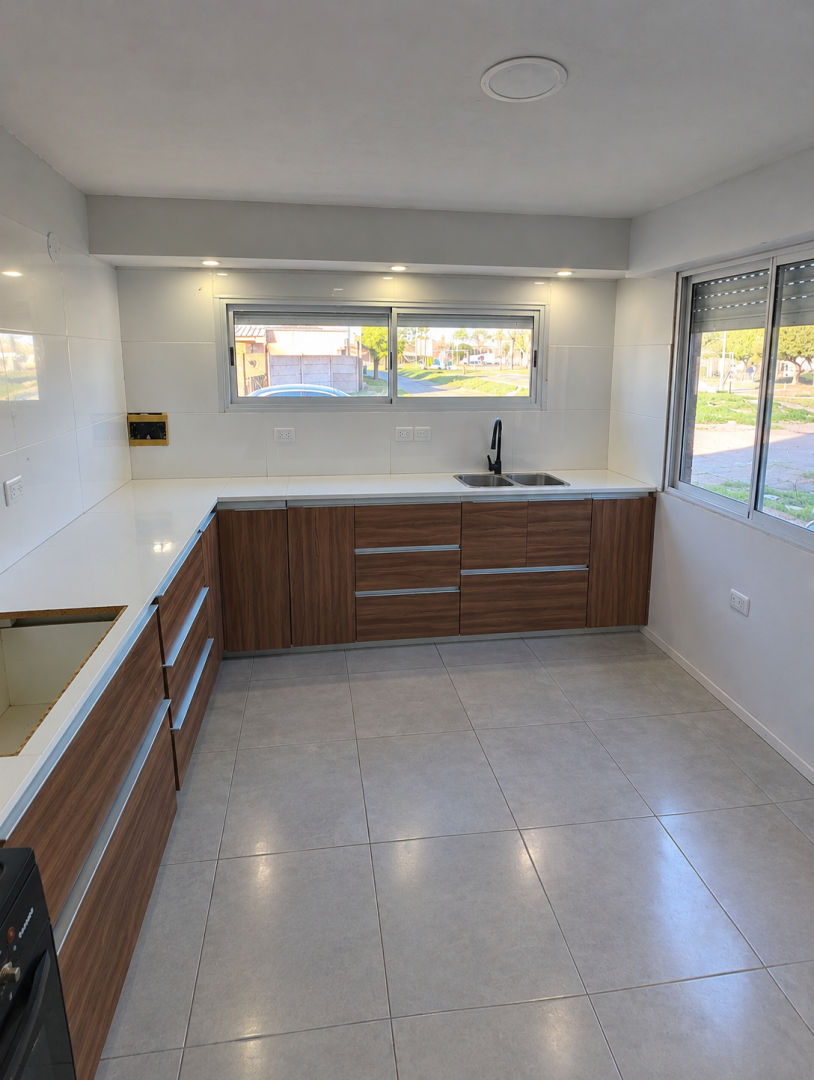 Casa en Venta en Italia 2673, Thompson, Bahía Blanca - Bahía Blanca Propiedades | SITIO OFICIAL l