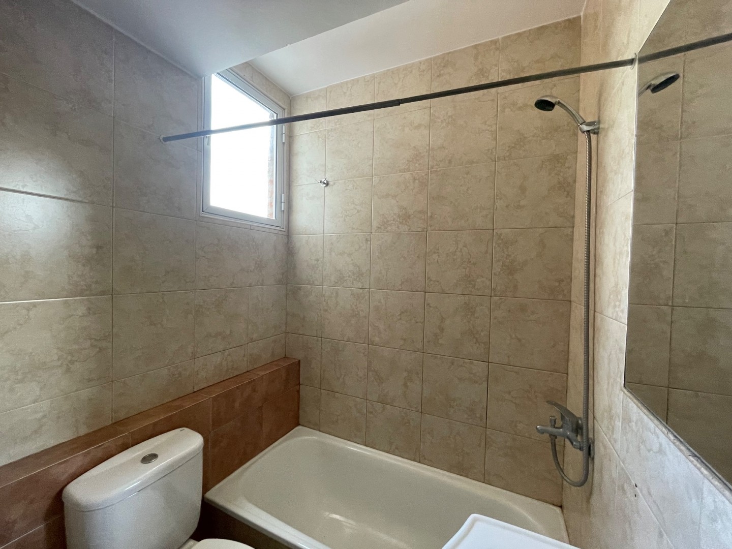 Departamento en Alquiler en Cerrito 56, La Falda, Bahía Blanca - Bahía Blanca Propiedades | SITIO OFICIAL l