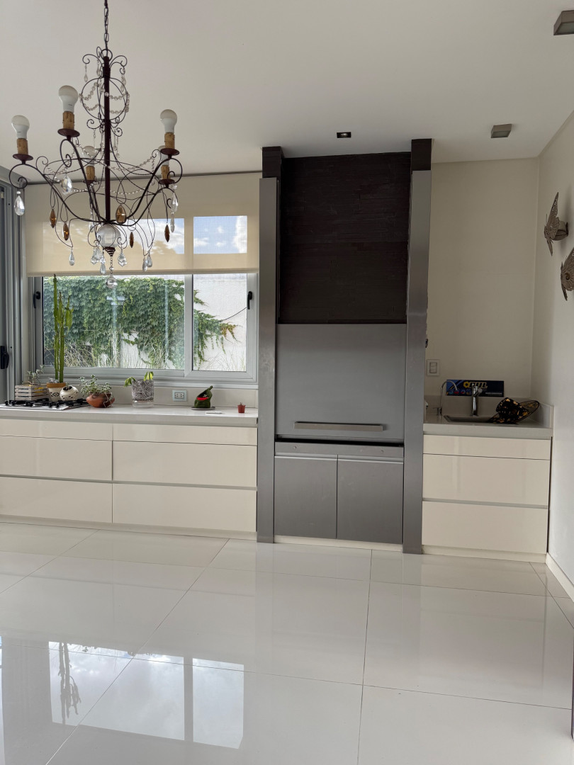 Casa en Venta en Italia 100, Centro, Bahía Blanca - Bahía Blanca Propiedades | SITIO OFICIAL l