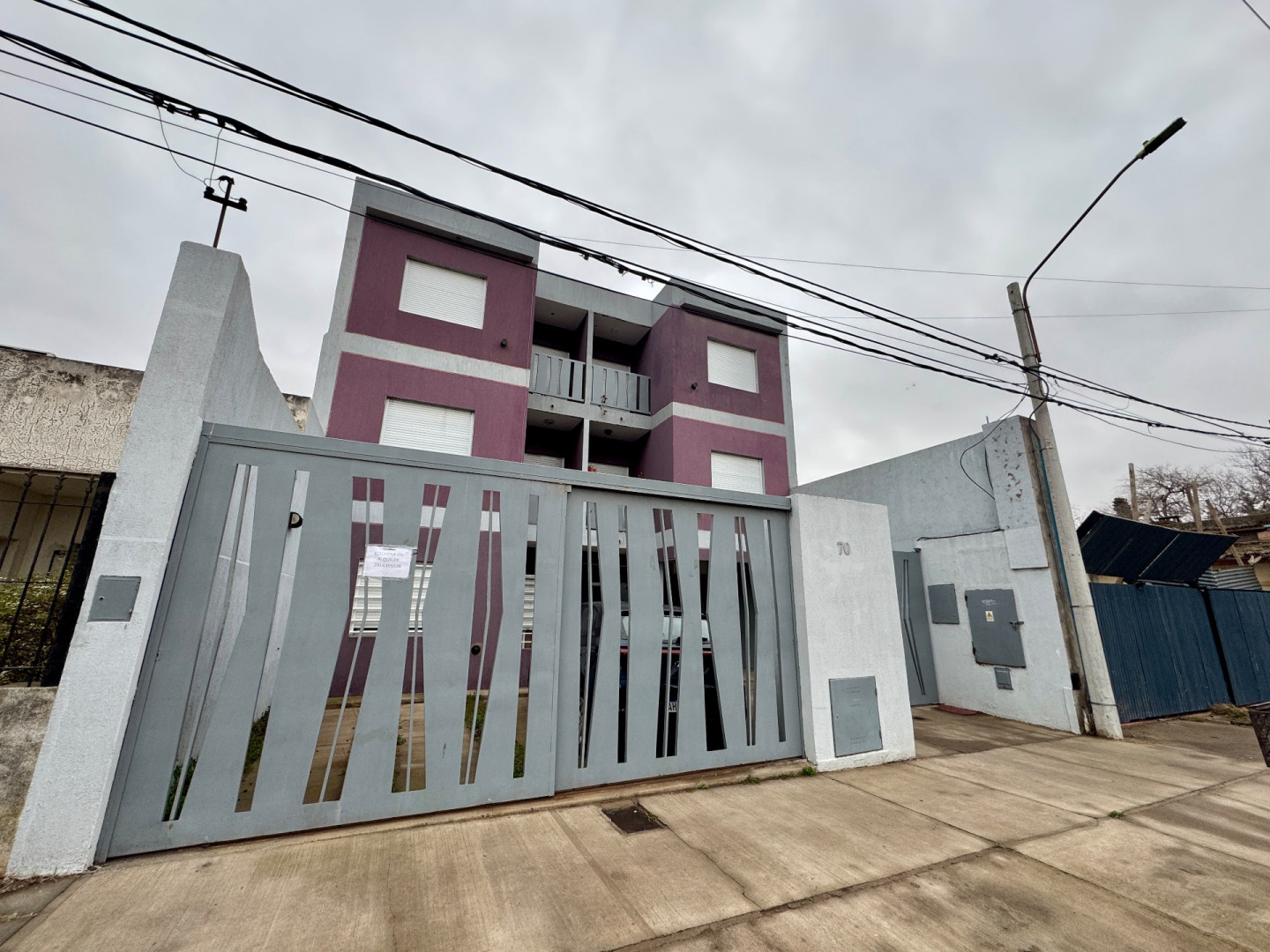 Departamento en Alquiler en Hugony 70, La Falda, Bahía Blanca - Bahía Blanca Propiedades | SITIO OFICIAL l