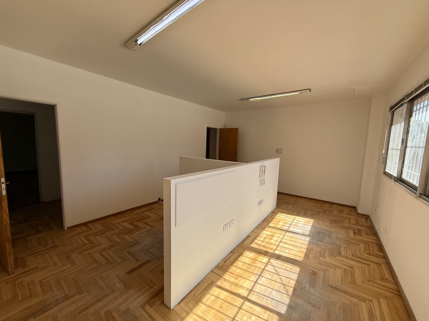 Oficina en Alquiler en Las Heras 124, Centro, Bahía Blanca - Bahía Blanca Propiedades | SITIO OFICIAL l