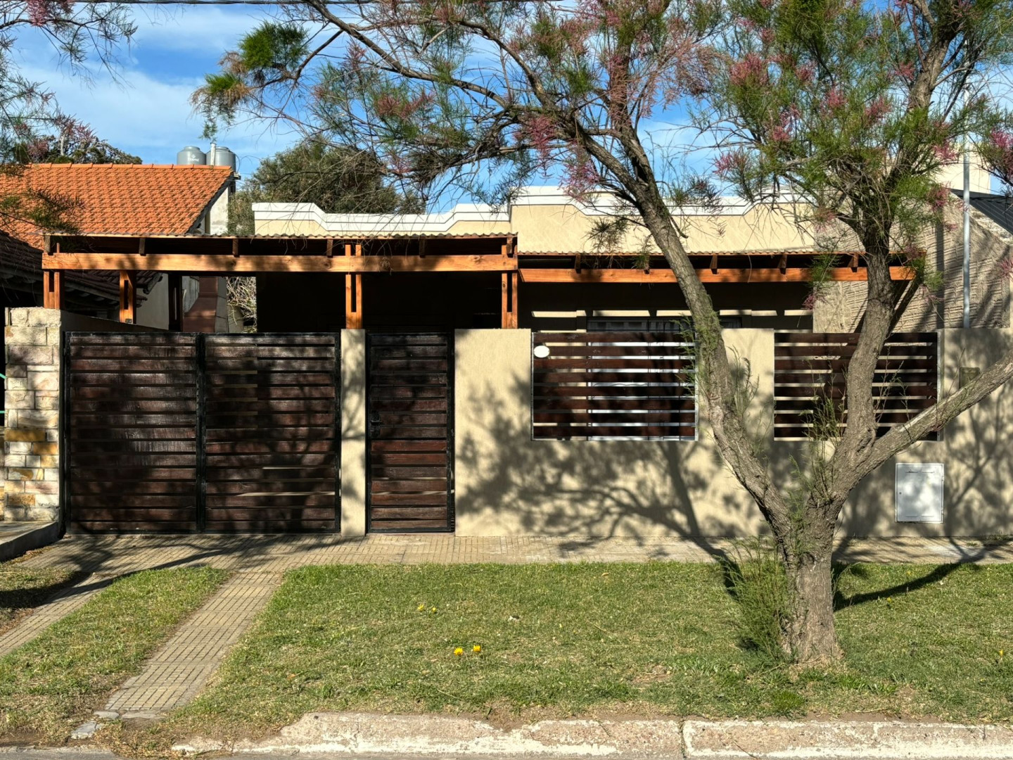 Casa en Venta en Raul Alfonsin 215, Centro, Monte Hermoso - Bahía Blanca Propiedades | SITIO OFICIAL l