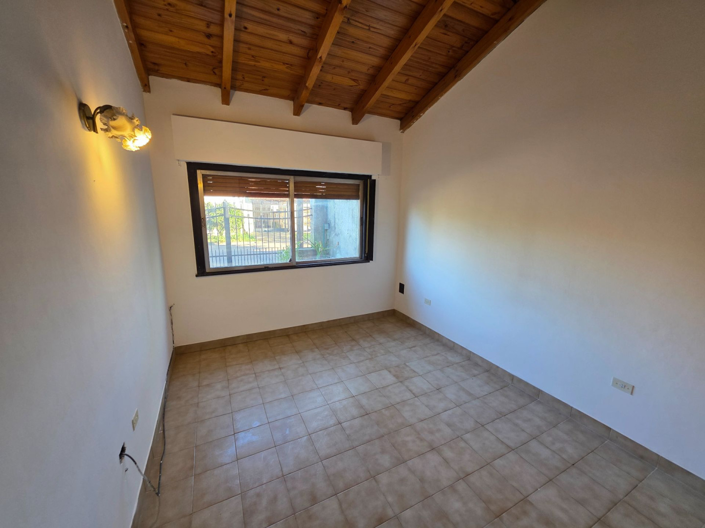 Casa en Alquiler en Francia 1096, Kilometro 5, Bahía Blanca - Bahía Blanca Propiedades | SITIO OFICIAL l