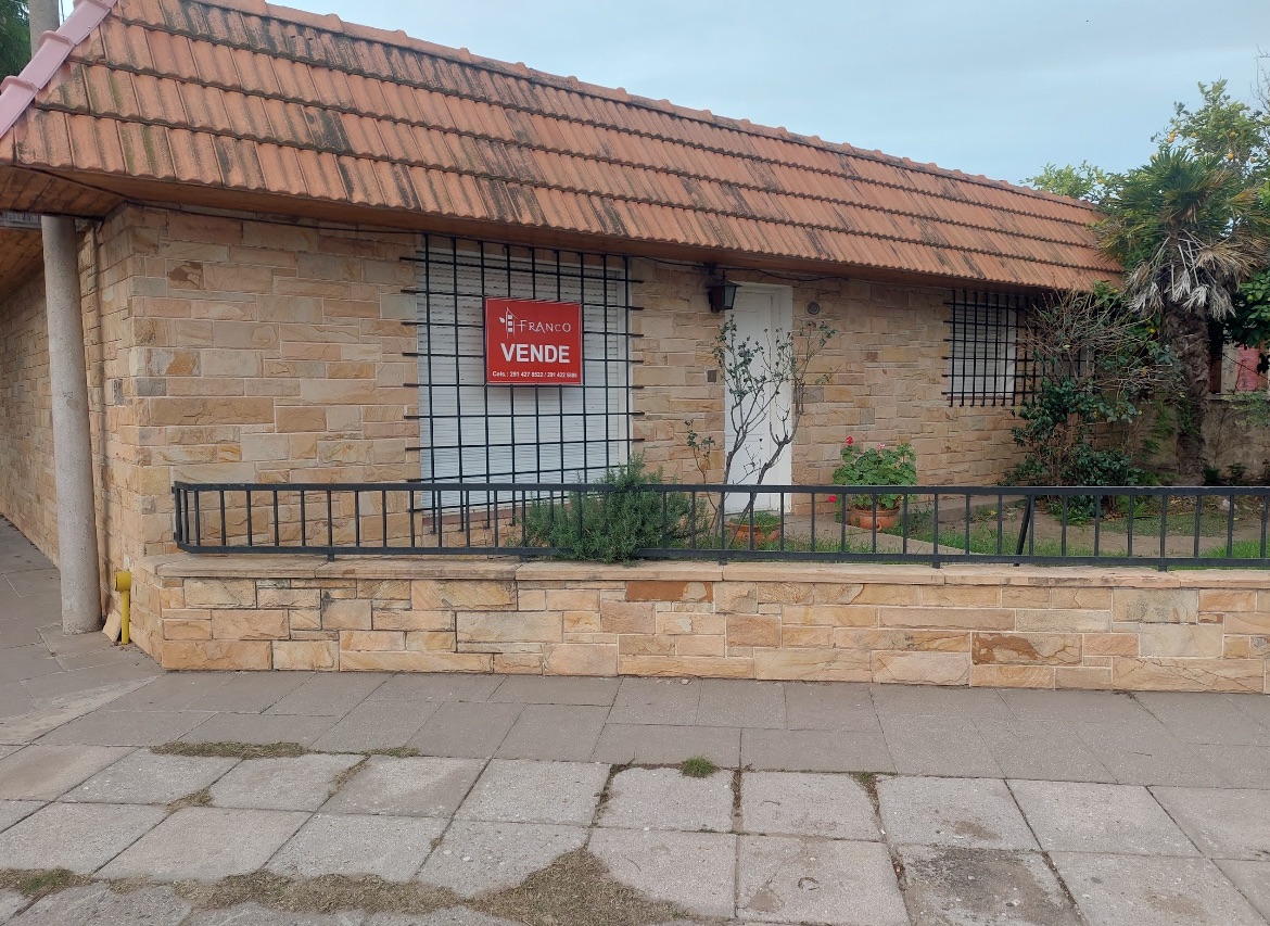 Casa en Venta en Castelli Al 2100, Sevilla, Bahía Blanca - Bahía Blanca Propiedades | SITIO OFICIAL l