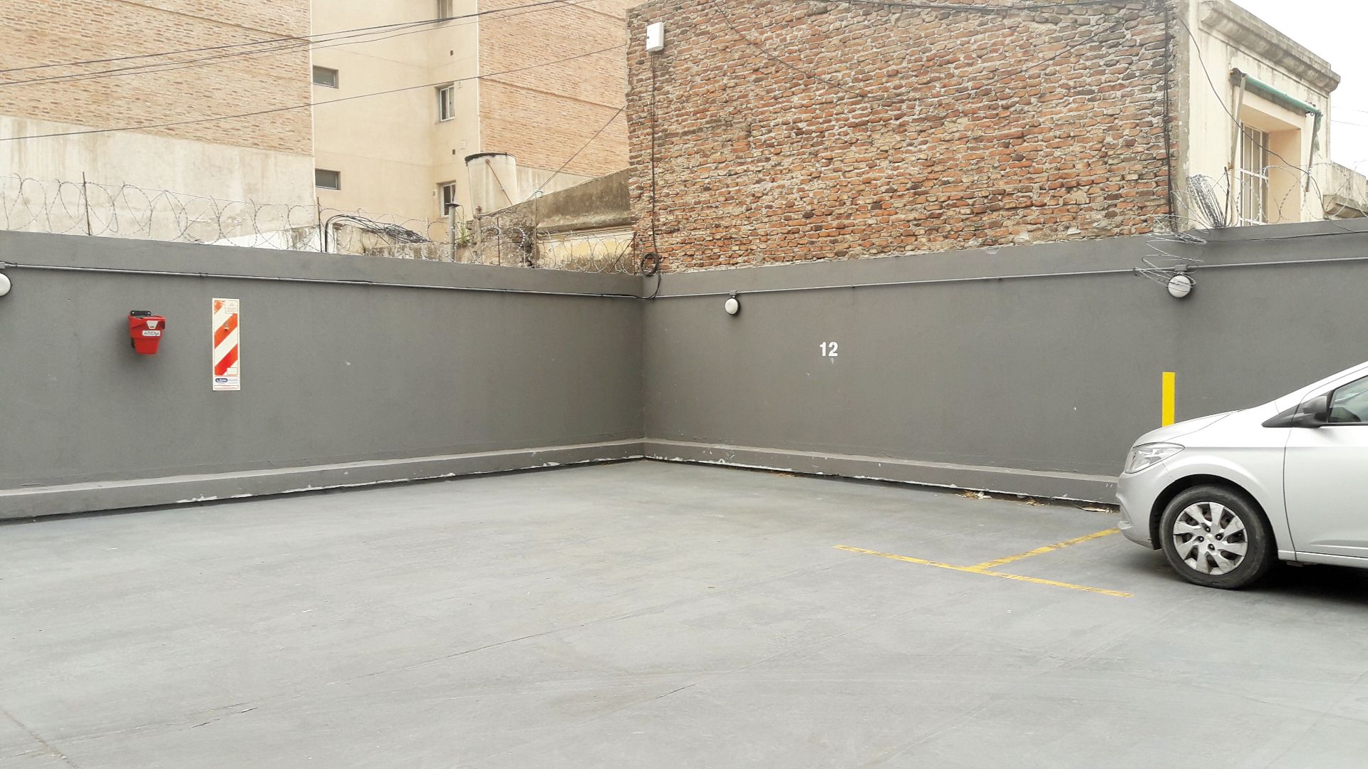 Cochera en Alquiler en Estomba 478, Centro, Bahía Blanca - Bahía Blanca Propiedades | SITIO OFICIAL l