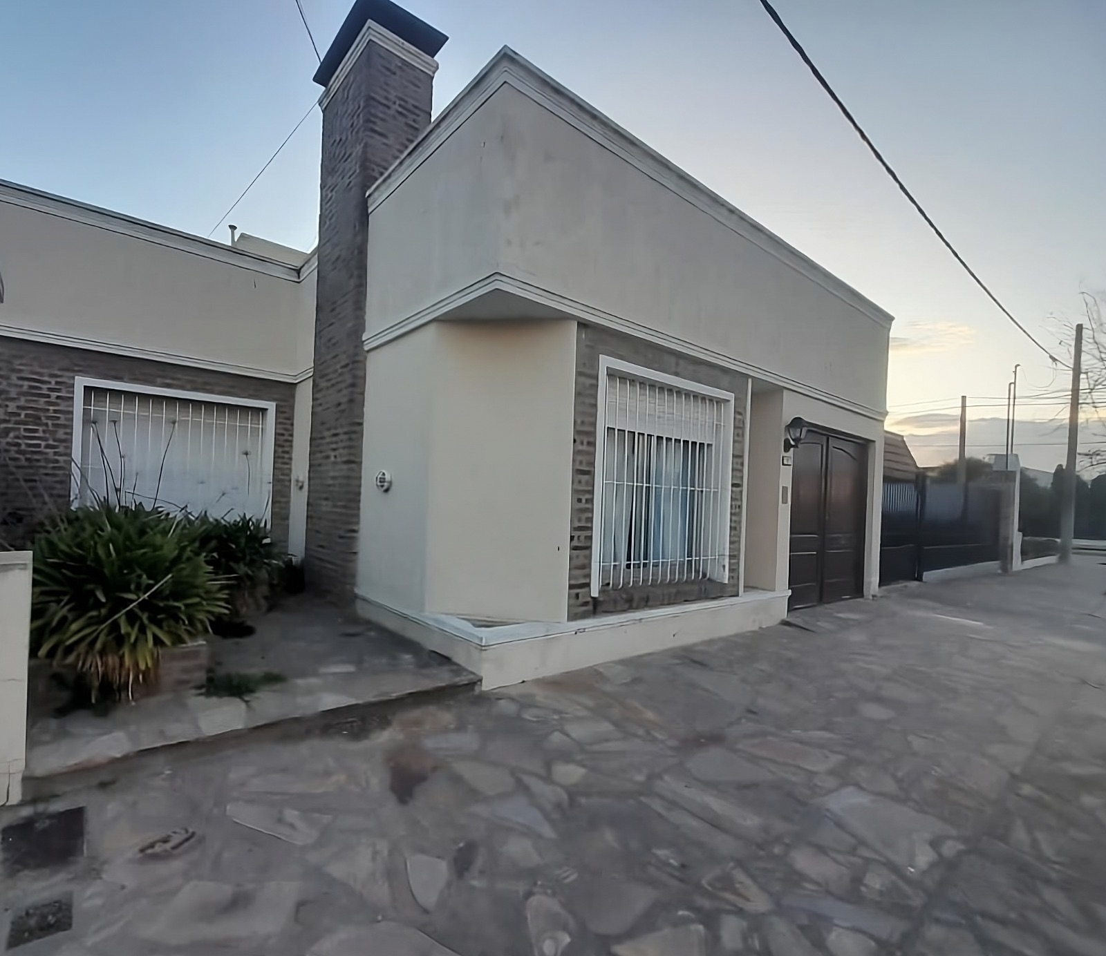 Casa en Venta en Sarmiento 500,  Coronel Pringles - Bahía Blanca Propiedades | SITIO OFICIAL l