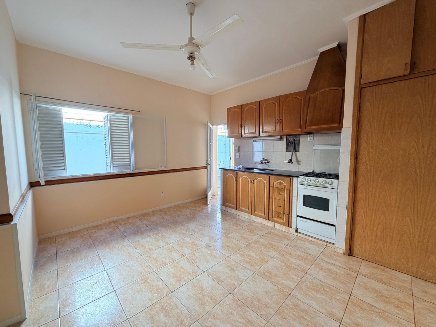 Casa en Alquiler en Estomba 2700, Los Almendros, Bahía Blanca - Bahía Blanca Propiedades | SITIO OFICIAL l