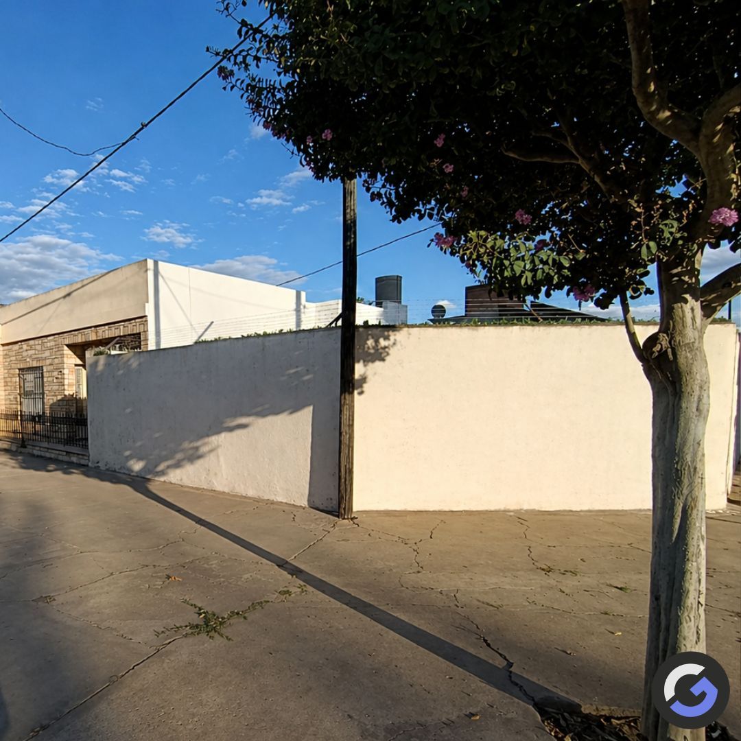 Casa en Venta en Hipolito Yrigoyen Y Pochelu,  Medanos - Bahía Blanca Propiedades | SITIO OFICIAL l