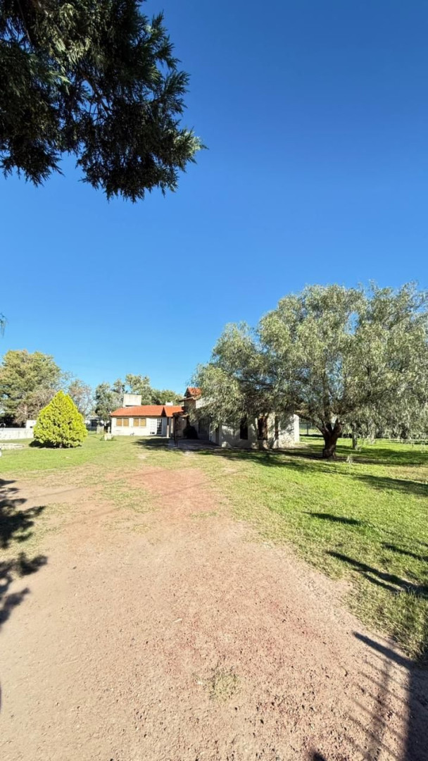 Casaquinta en Venta en Paula Albarracin 640, Los Chañares, Bahía Blanca - Bahía Blanca Propiedades | SITIO OFICIAL l