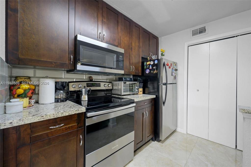 Departamento en Venta en SAVANNAH AT RIVERSIDE CONDO UNIDAD 1521 EDIFICIO 15 POR CDO BK/PG: 397  ,  Miami - USA - Bahía Blanca Propiedades | SITIO OFICIAL l