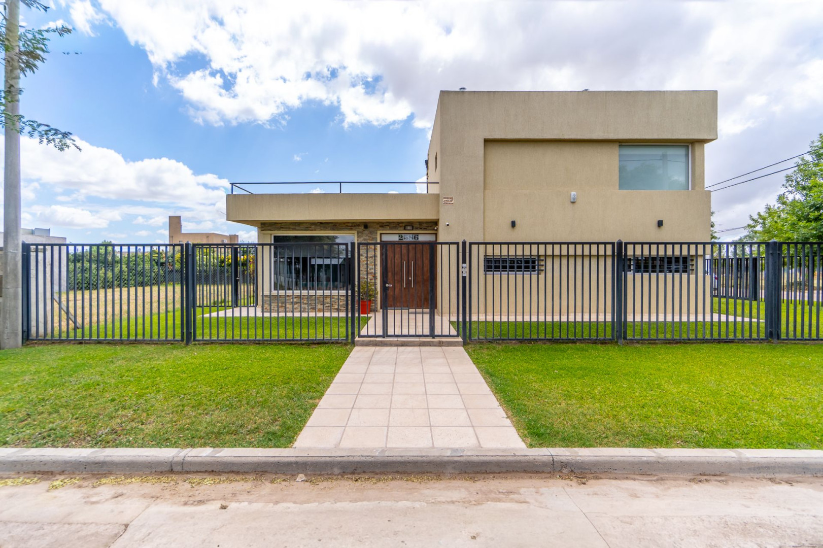 Casa en Venta en Tupac Amaru 2586, Las Cañitas I, Bahía Blanca - Bahía Blanca Propiedades | SITIO OFICIAL l