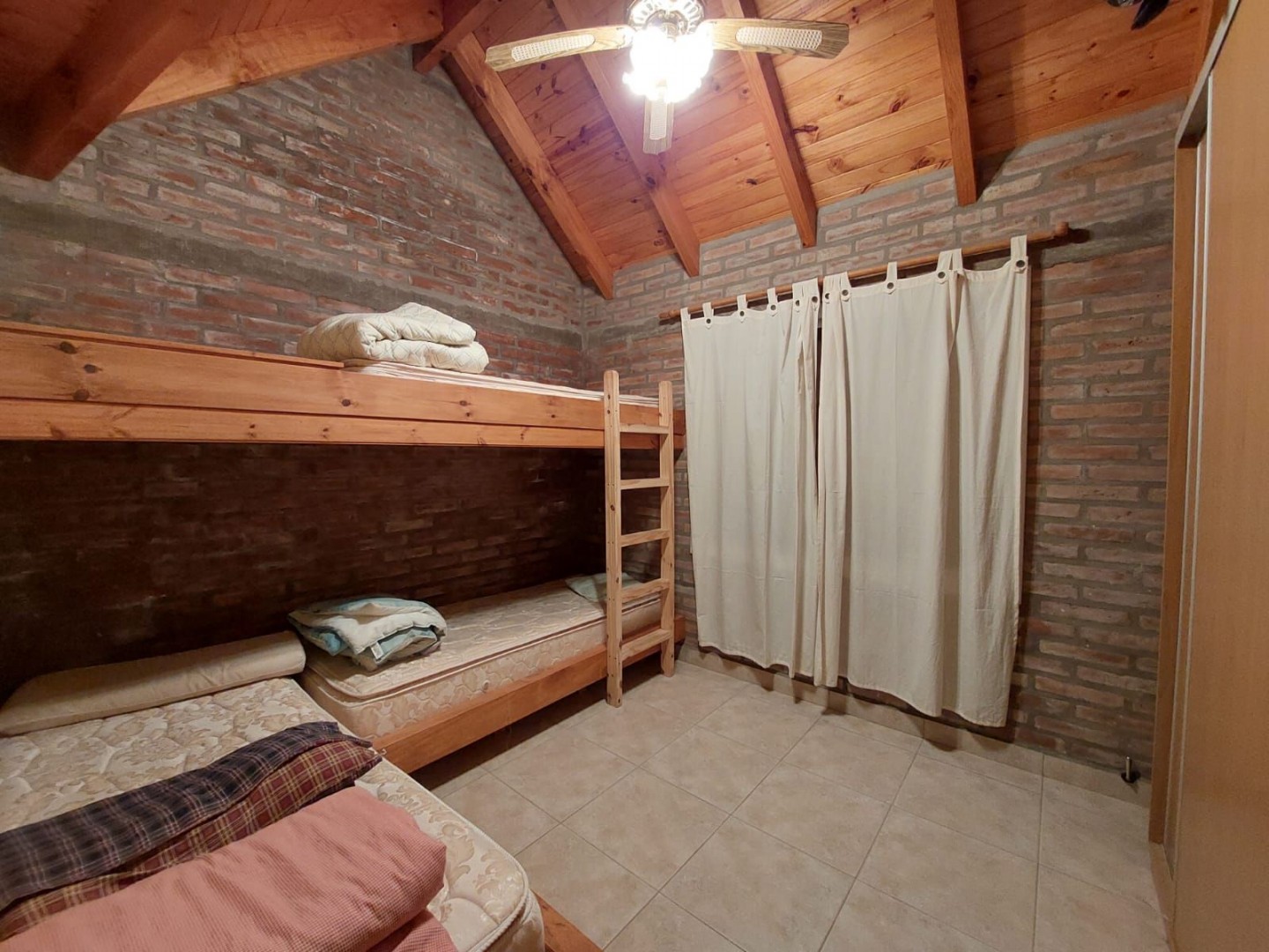 Casa en Venta en Calle Cuatro 720,  Pehuen Co - Bahía Blanca Propiedades | SITIO OFICIAL l