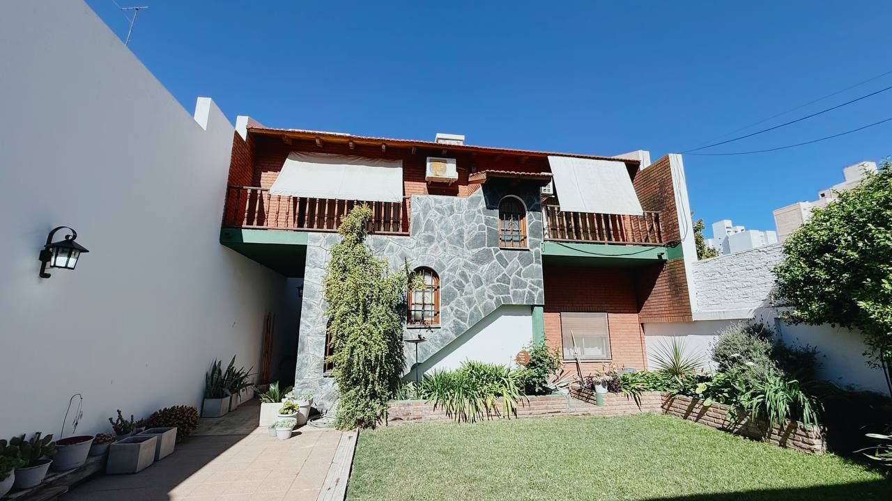 Casa en Venta en Bonpland 145, Macrocentro, Bahía Blanca - Bahía Blanca Propiedades | SITIO OFICIAL l