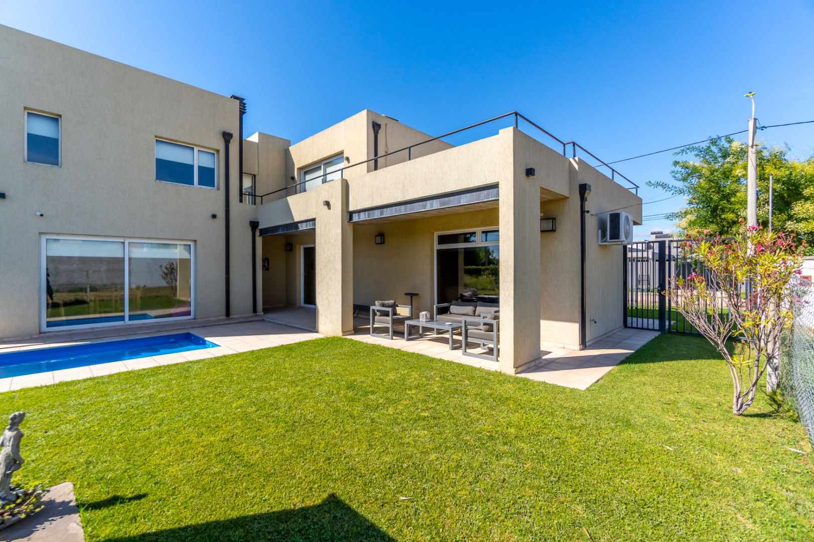 Casa en Venta en Tupac Amaru 2586, Las Cañitas I, Bahía Blanca - Bahía Blanca Propiedades | SITIO OFICIAL l