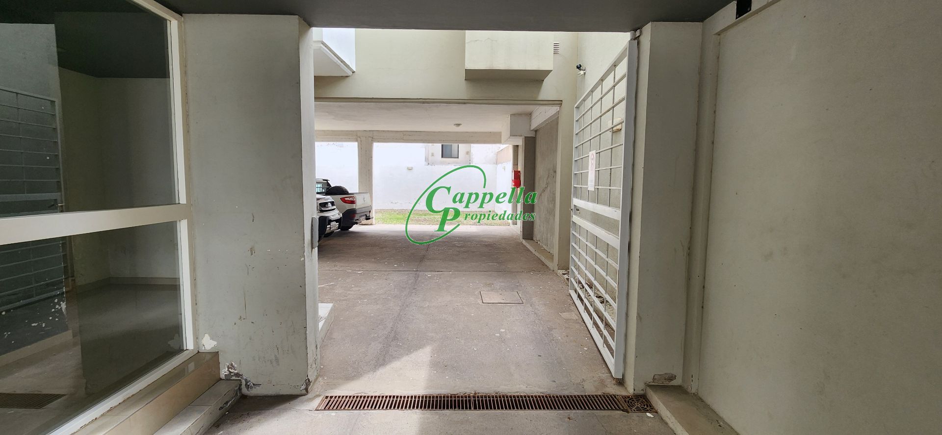 Cochera en Alquiler en Caronti 760, Macrocentro, Bahía Blanca - Bahía Blanca Propiedades | SITIO OFICIAL l
