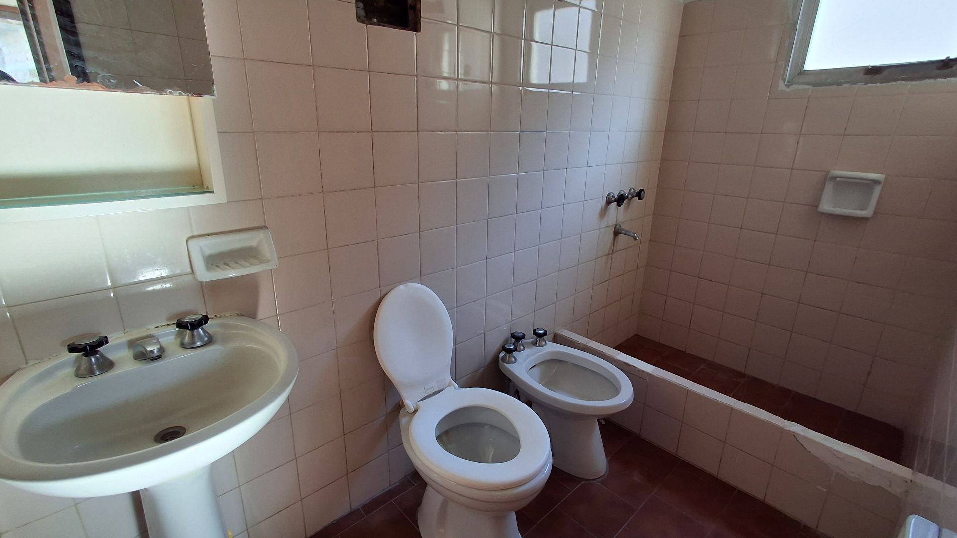 Casa en Venta en Pesquero Narwal 3638, 5 de Abril, Bahía Blanca - Bahía Blanca Propiedades | SITIO OFICIAL l