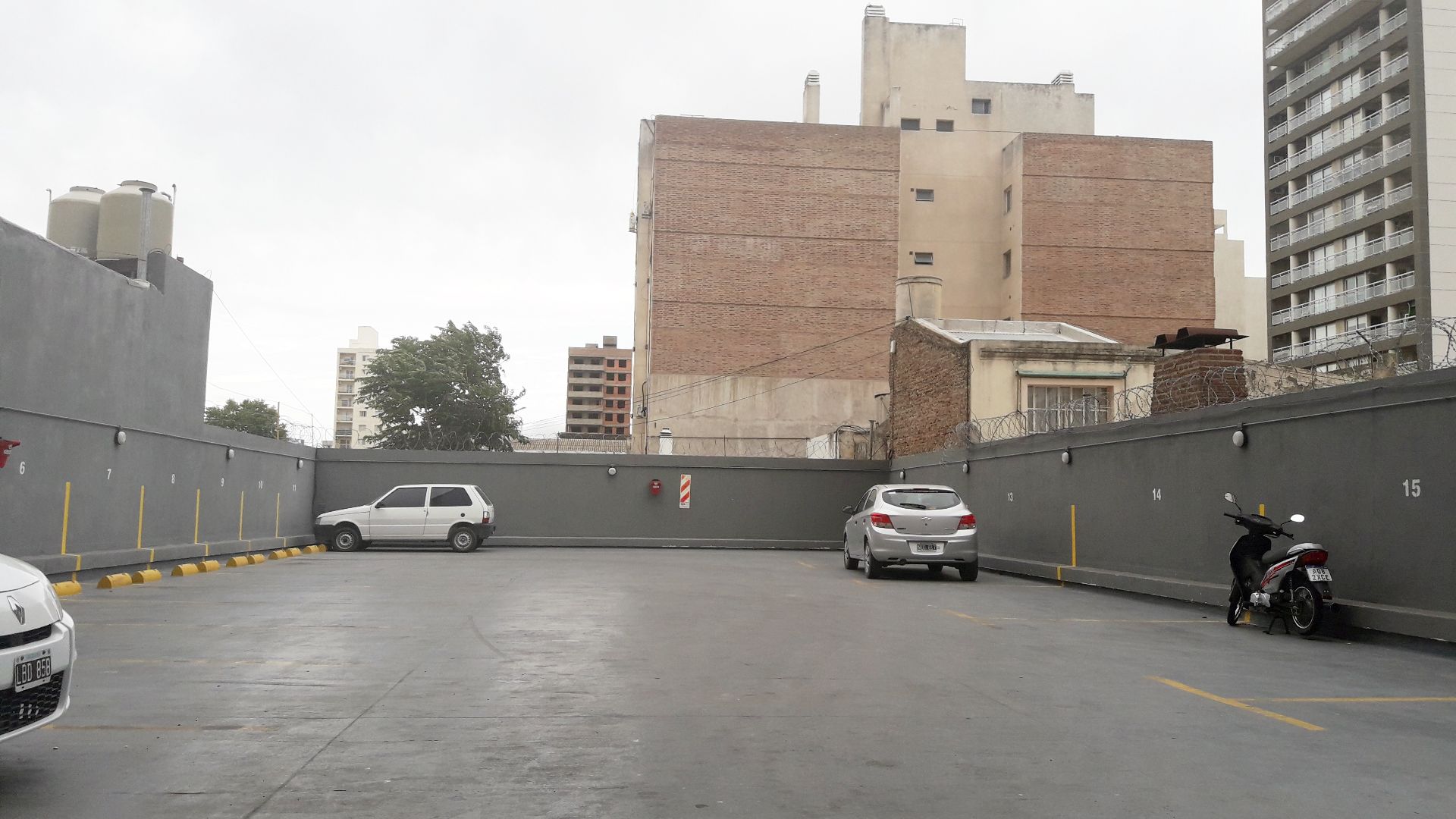 Cochera en Alquiler en Estomba 478, Centro, Bahía Blanca - Bahía Blanca Propiedades | SITIO OFICIAL l