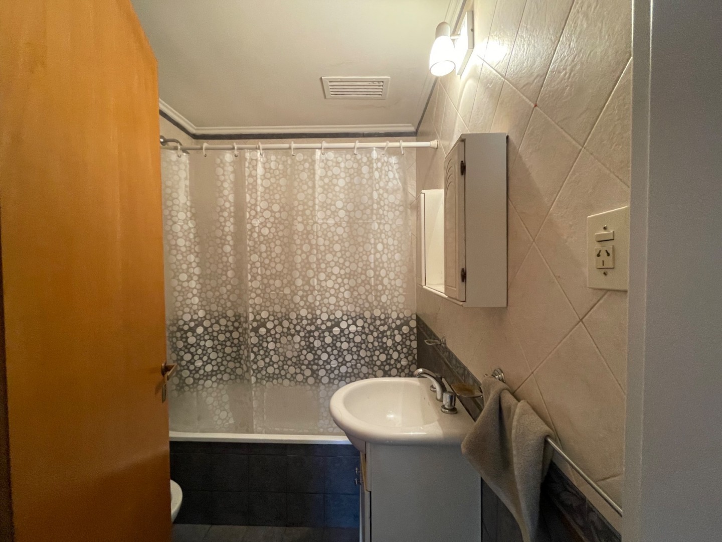 Casa en Alquiler en Florida 37, Universitario, Bahía Blanca - Bahía Blanca Propiedades | SITIO OFICIAL l