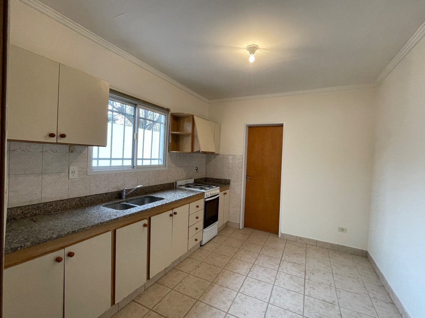 Casa en Alquiler en Florida 37, Universitario, Bahía Blanca - Bahía Blanca Propiedades | SITIO OFICIAL l