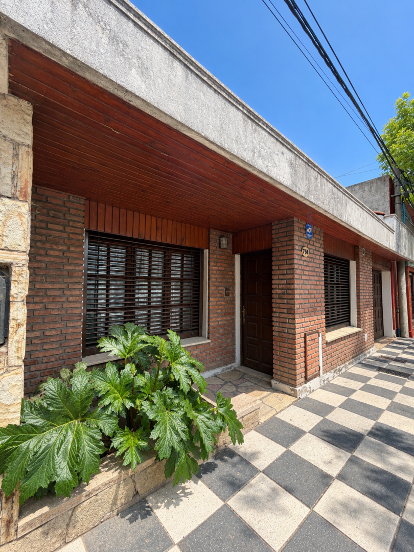 Casa en Alquiler en 12 De Octubre 700, Universitario, Bahía Blanca - Bahía Blanca Propiedades | SITIO OFICIAL l