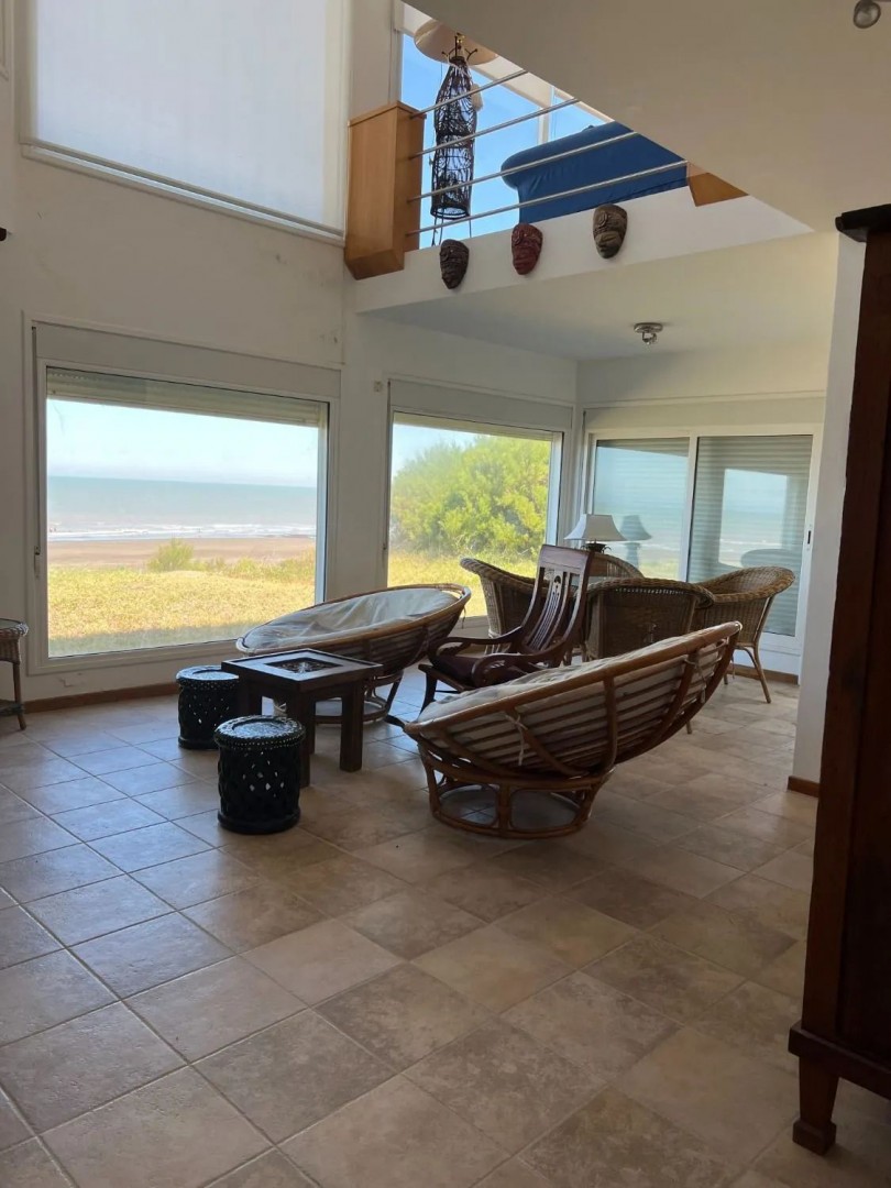 Casa en Venta en Calle 11,  Pehuen Co - Bahía Blanca Propiedades | SITIO OFICIAL l