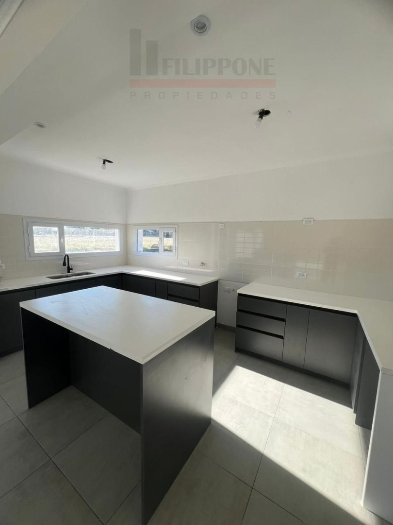 Casa en Venta en Charcas 5205, Las Acacias, Bahía Blanca - Bahía Blanca Propiedades | SITIO OFICIAL l