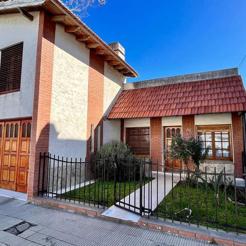 Casa en Venta en Pasaje Ombu 400,  Bahía Blanca - Bahía Blanca Propiedades | SITIO OFICIAL l