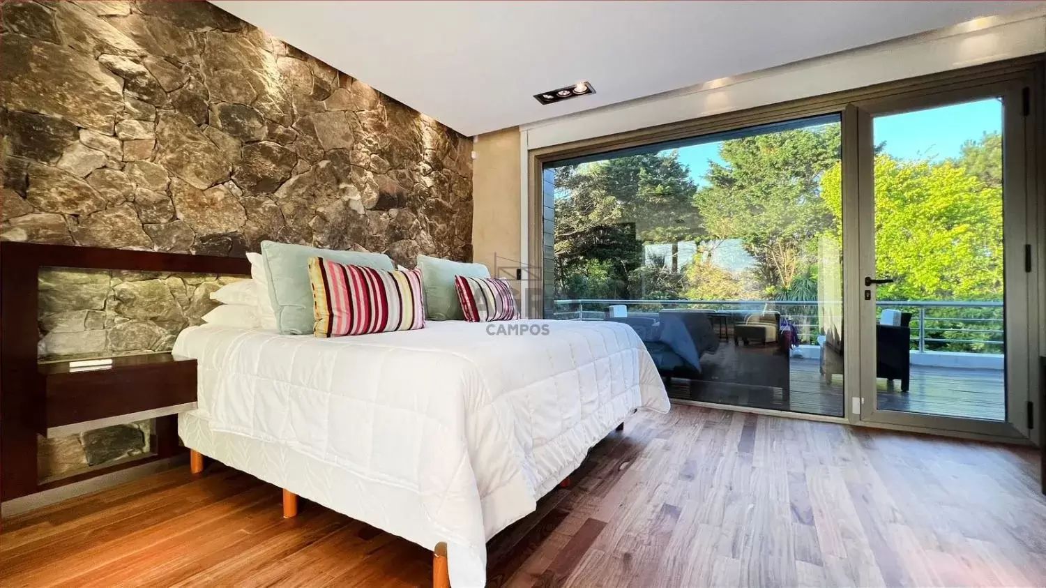 Casa en Venta en Avenida Las Acacias 524,  Pinamar - Bahía Blanca Propiedades | SITIO OFICIAL l