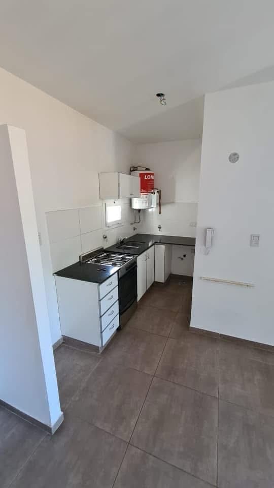 Departamento en Alquiler en Hugony 70, La Falda, Bahía Blanca - Bahía Blanca Propiedades | SITIO OFICIAL l