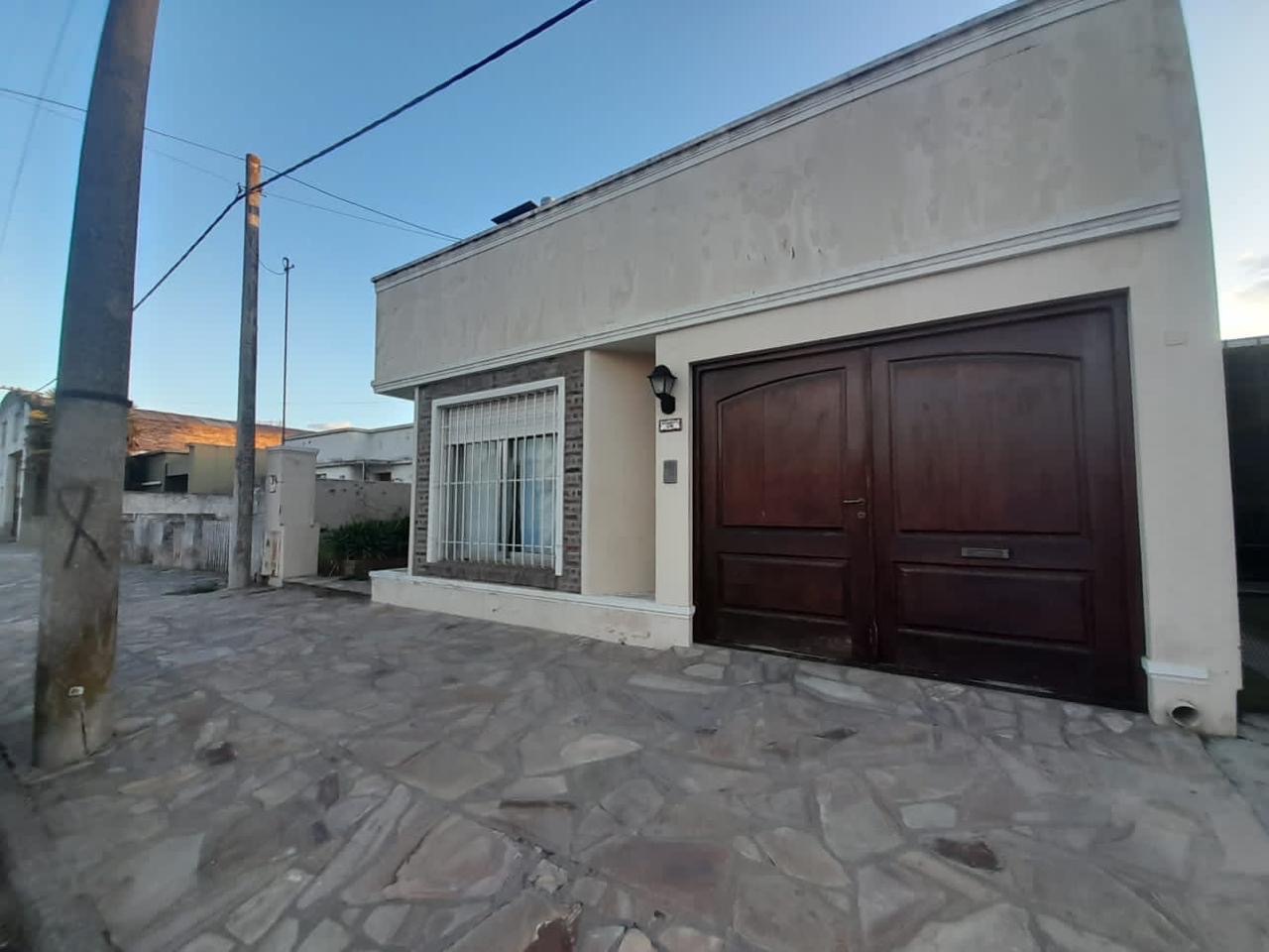 Casa en Venta en Sarmiento 500,  Coronel Pringles - Bahía Blanca Propiedades | SITIO OFICIAL l