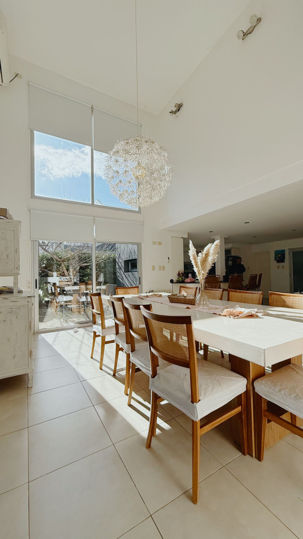 Casa en Venta en CALLE 8, Bosque Alto, Bahía Blanca - Bahía Blanca Propiedades | SITIO OFICIAL l