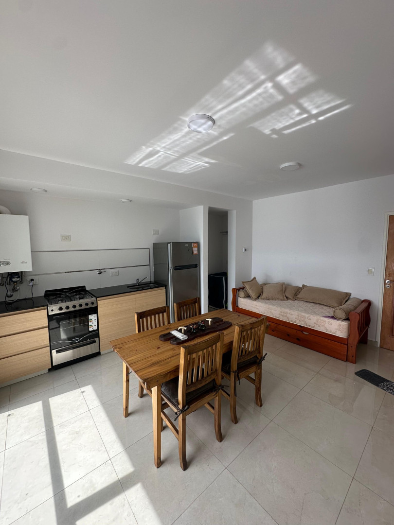 Departamento en Alquiler en Rojas 200, La Falda, Bahía Blanca - Bahía Blanca Propiedades | SITIO OFICIAL l