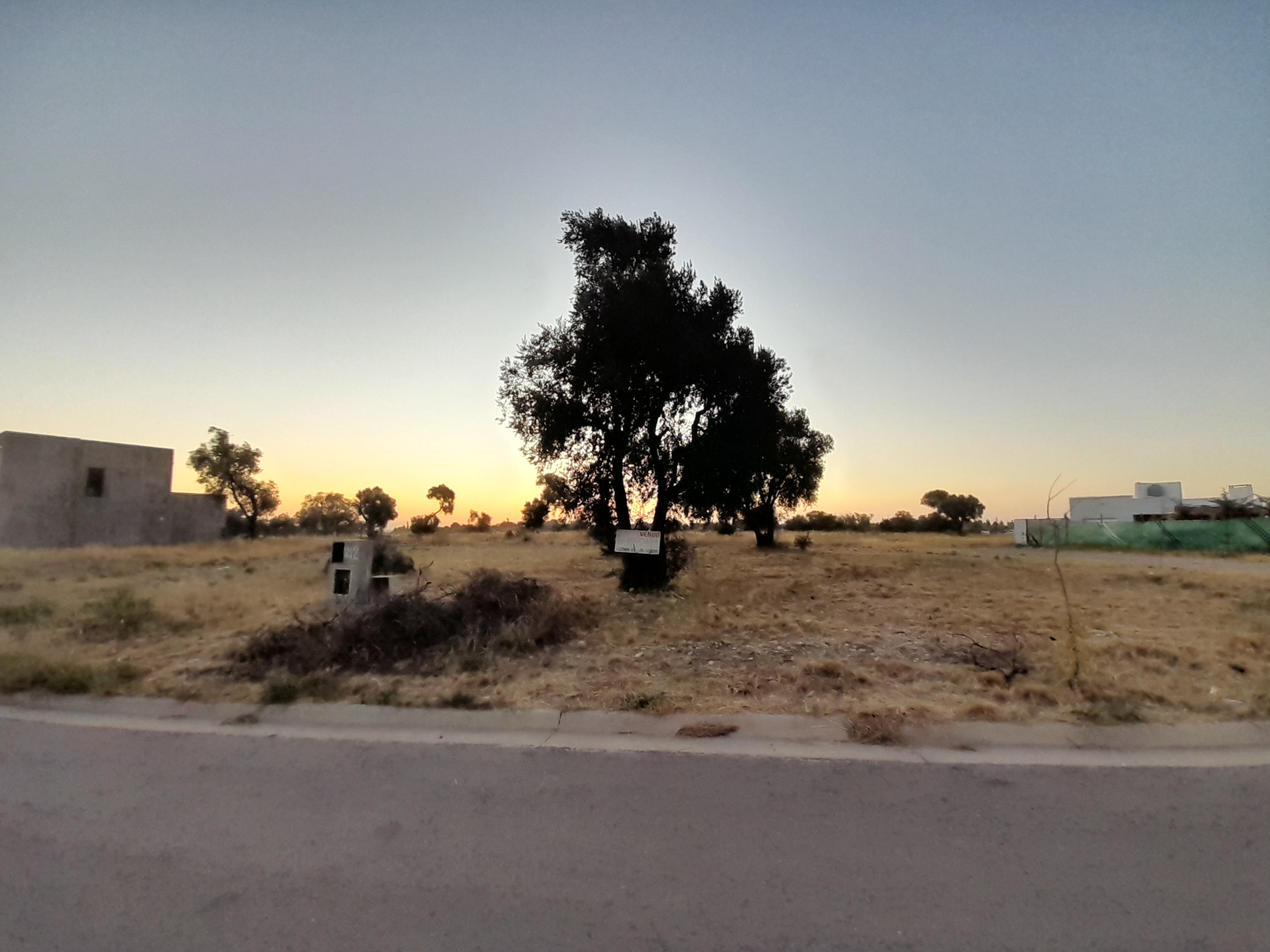 Terreno en Venta en Carau Esq. Garza Mora, La Merced, Bahía Blanca - Bahía Blanca Propiedades | SITIO OFICIAL l