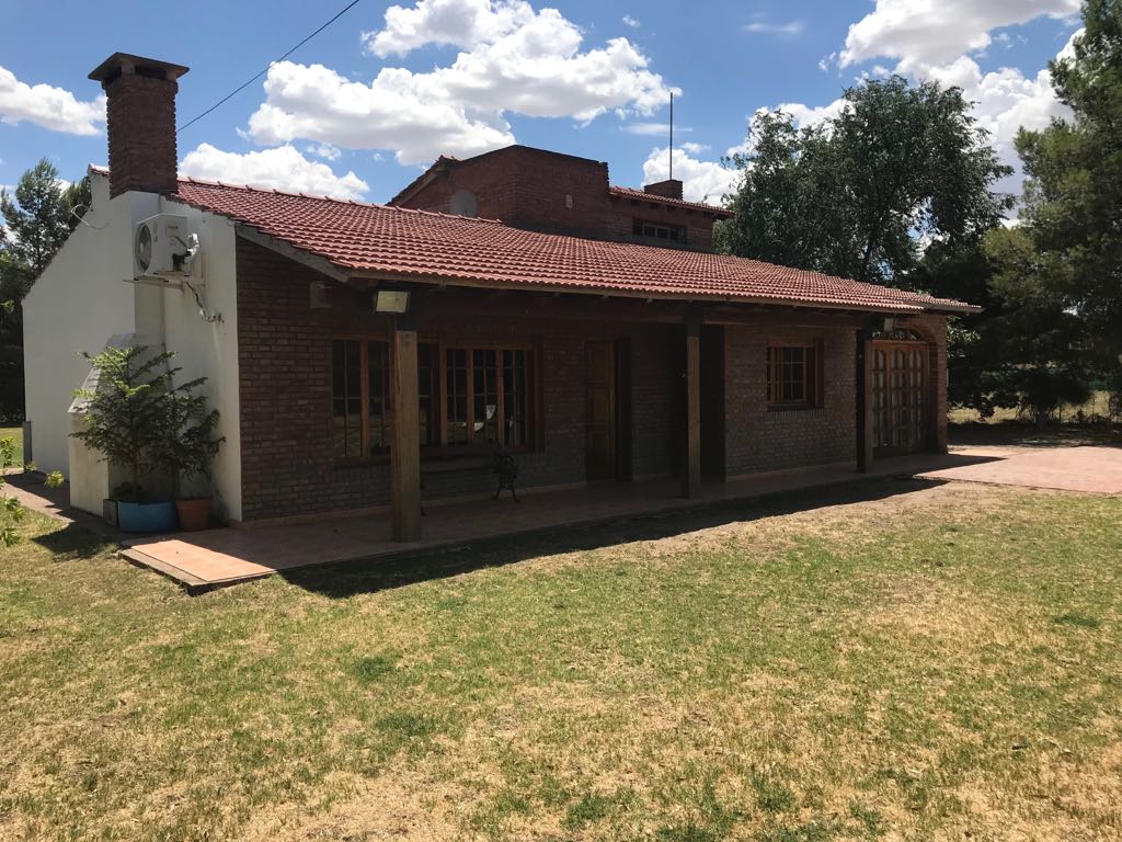 Casa en Venta en Francisca Hernandez 600, Los Chañares, Bahía Blanca - Bahía Blanca Propiedades | SITIO OFICIAL l