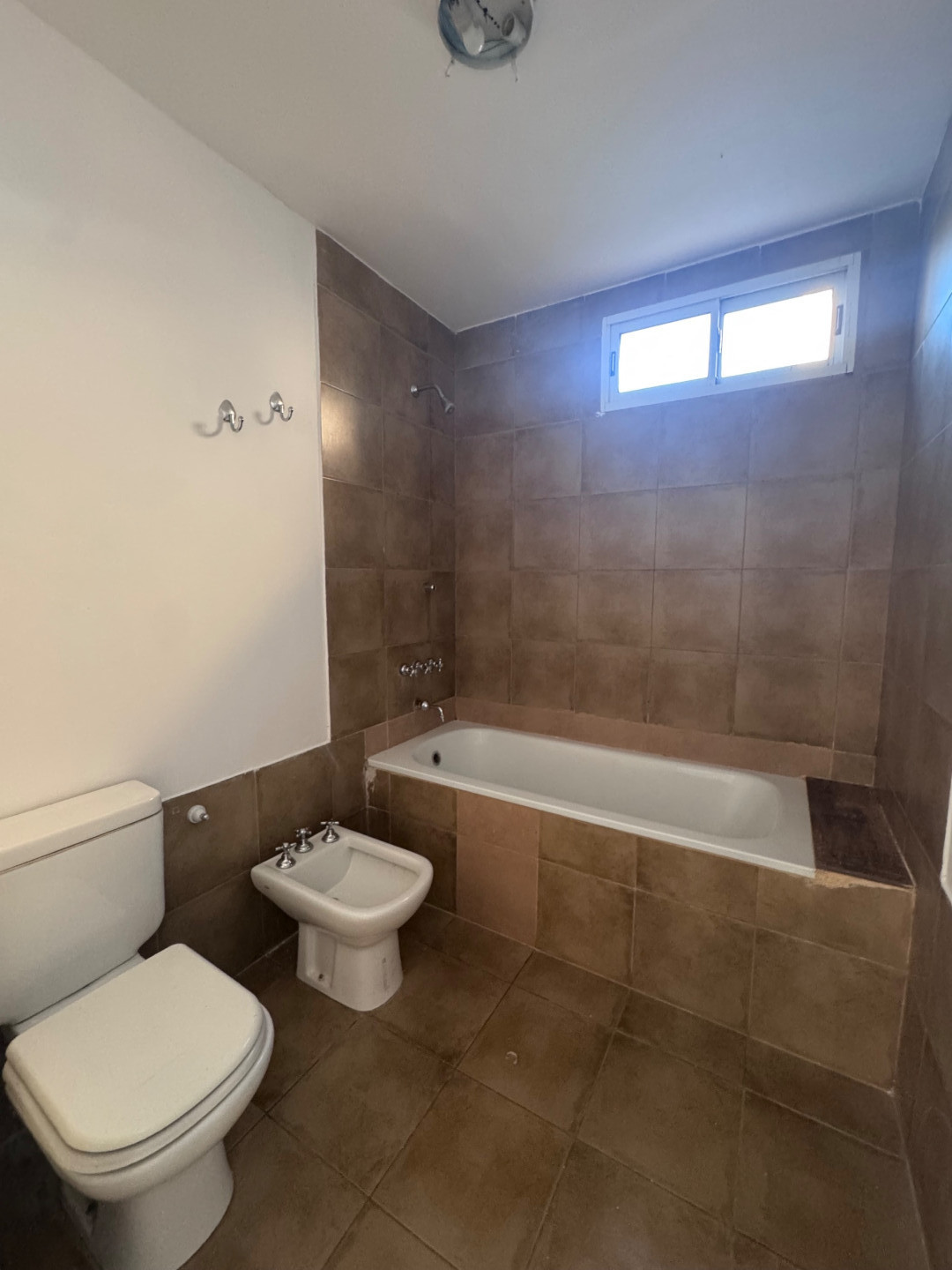 Casa en Alquiler en Lote 22, Pago Chico, Bahía Blanca - Bahía Blanca Propiedades | SITIO OFICIAL l