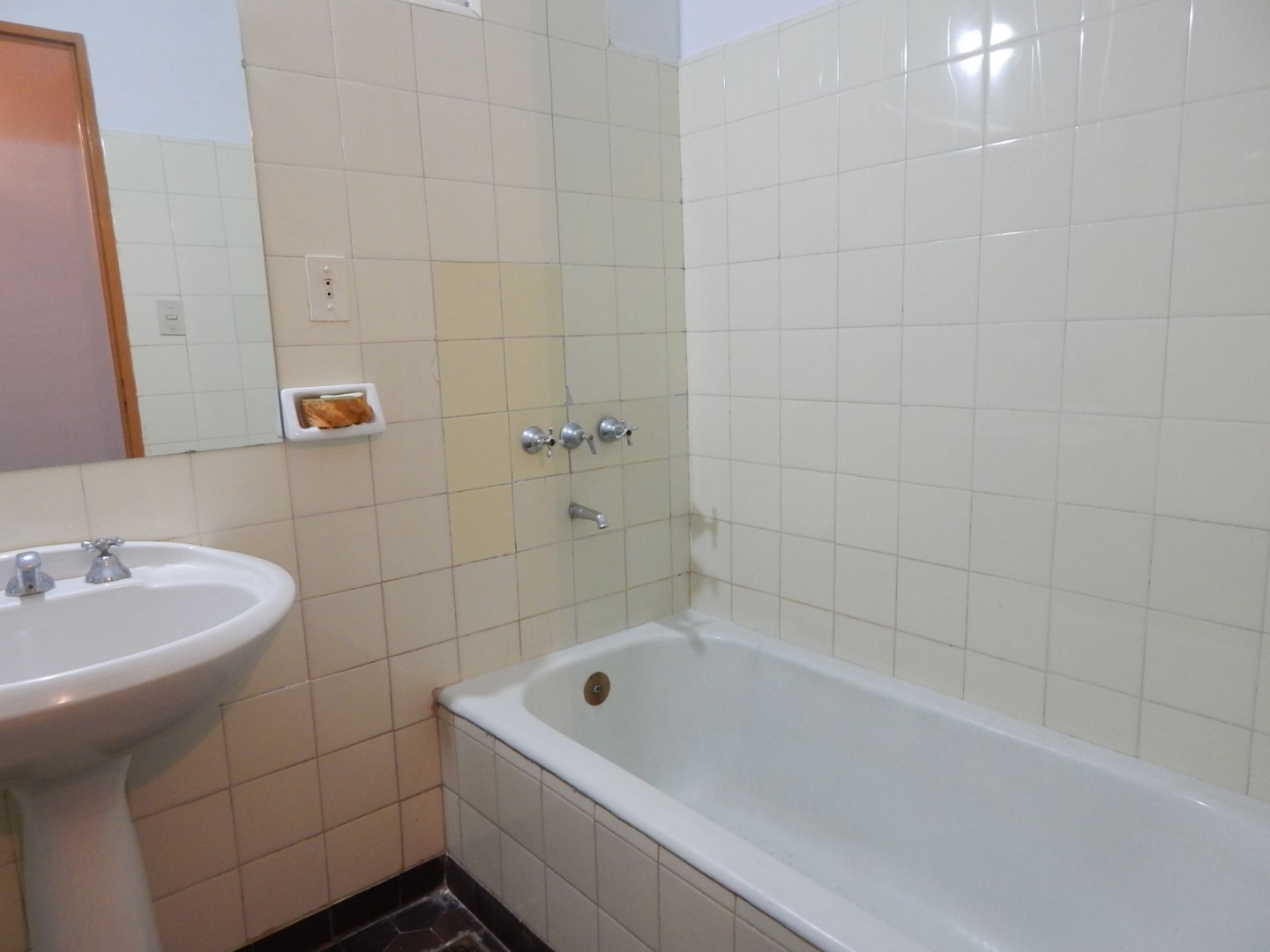 Casa en Venta en Enrique Julio 248,  Bahía Blanca - Bahía Blanca Propiedades | SITIO OFICIAL l