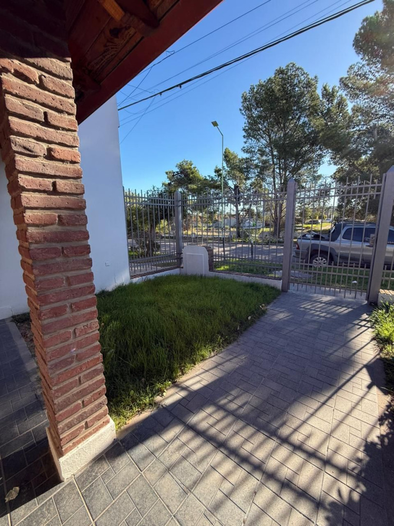 Casa en Venta en AVENIDA LA PLATA, Universitario, Bahía Blanca - Bahía Blanca Propiedades | SITIO OFICIAL l