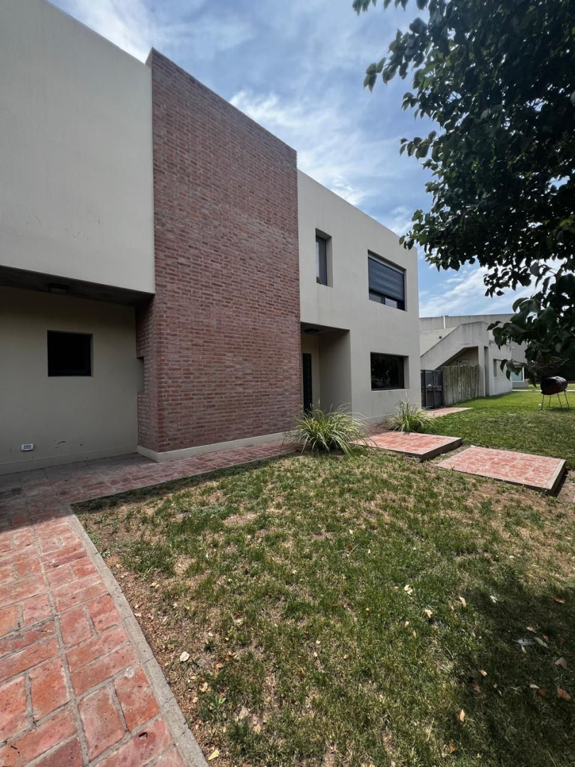 Casa en Venta en Av. 1, Lote 42, Solares Norte, Bahía Blanca - Bahía Blanca Propiedades | SITIO OFICIAL l