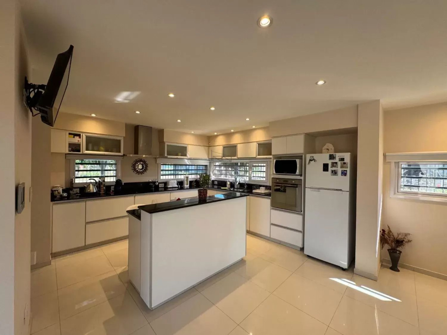 Casa en Venta en Cacique Venancio Y Tupac Amaru, Las Cañitas I, Bahía Blanca - Bahía Blanca Propiedades | SITIO OFICIAL l